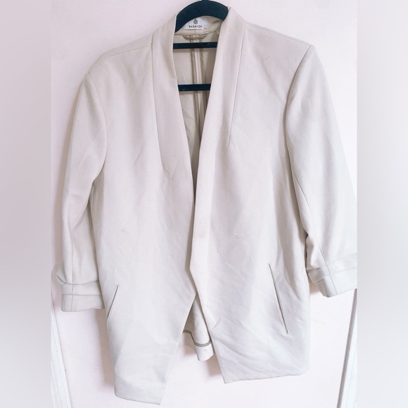 Aritzia Babaton New Power Blazer in Matte Pearl - Picture 2 of 11